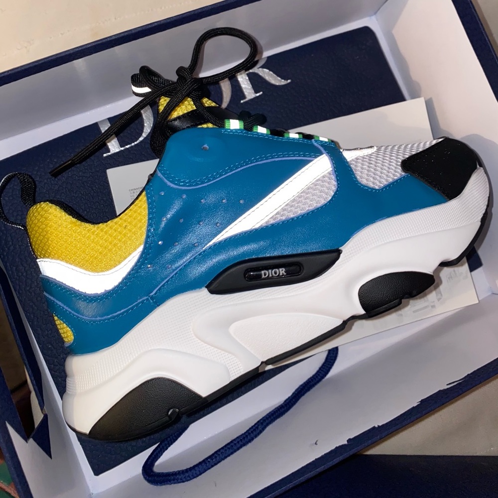 B22 SNEAKER